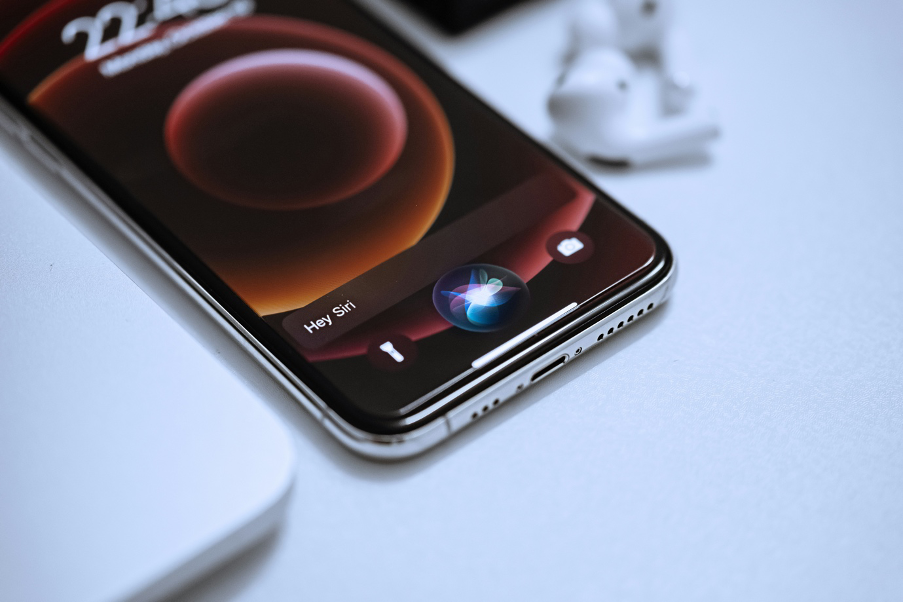Transcribing Voice Memos on iPhone: Can Siri Do It?